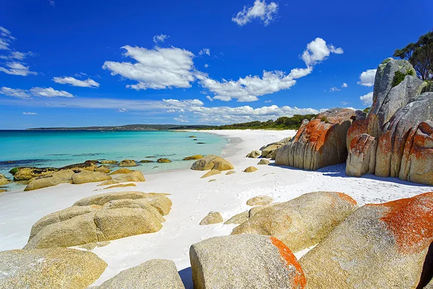 bay of fires beach tasmania.